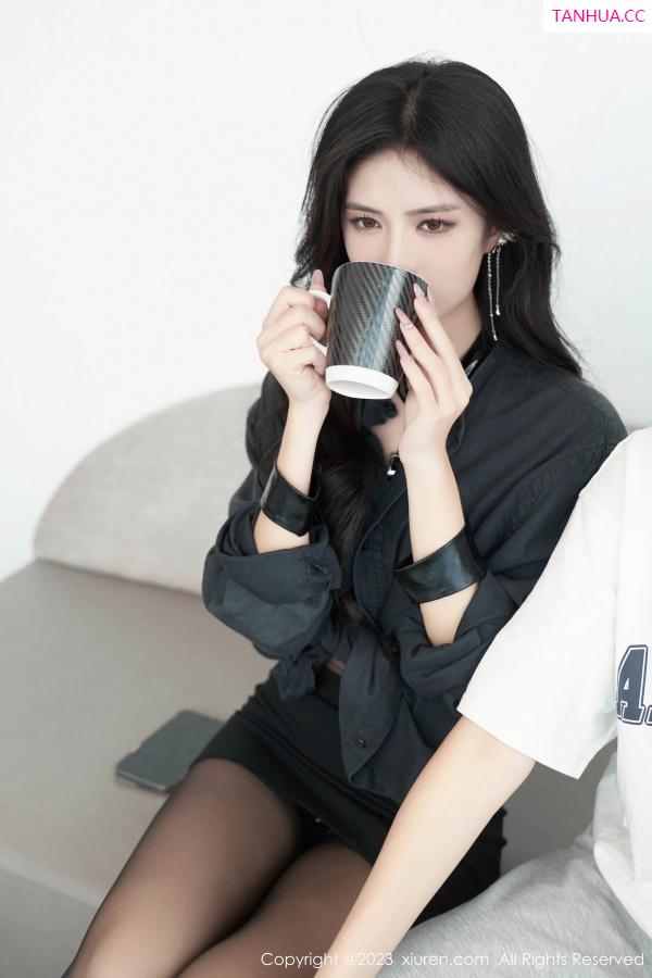 李浅浅  [XiuRen]高清写真图 2023.07.19 No.7100 浅浅Danny 情趣服饰第20张图片